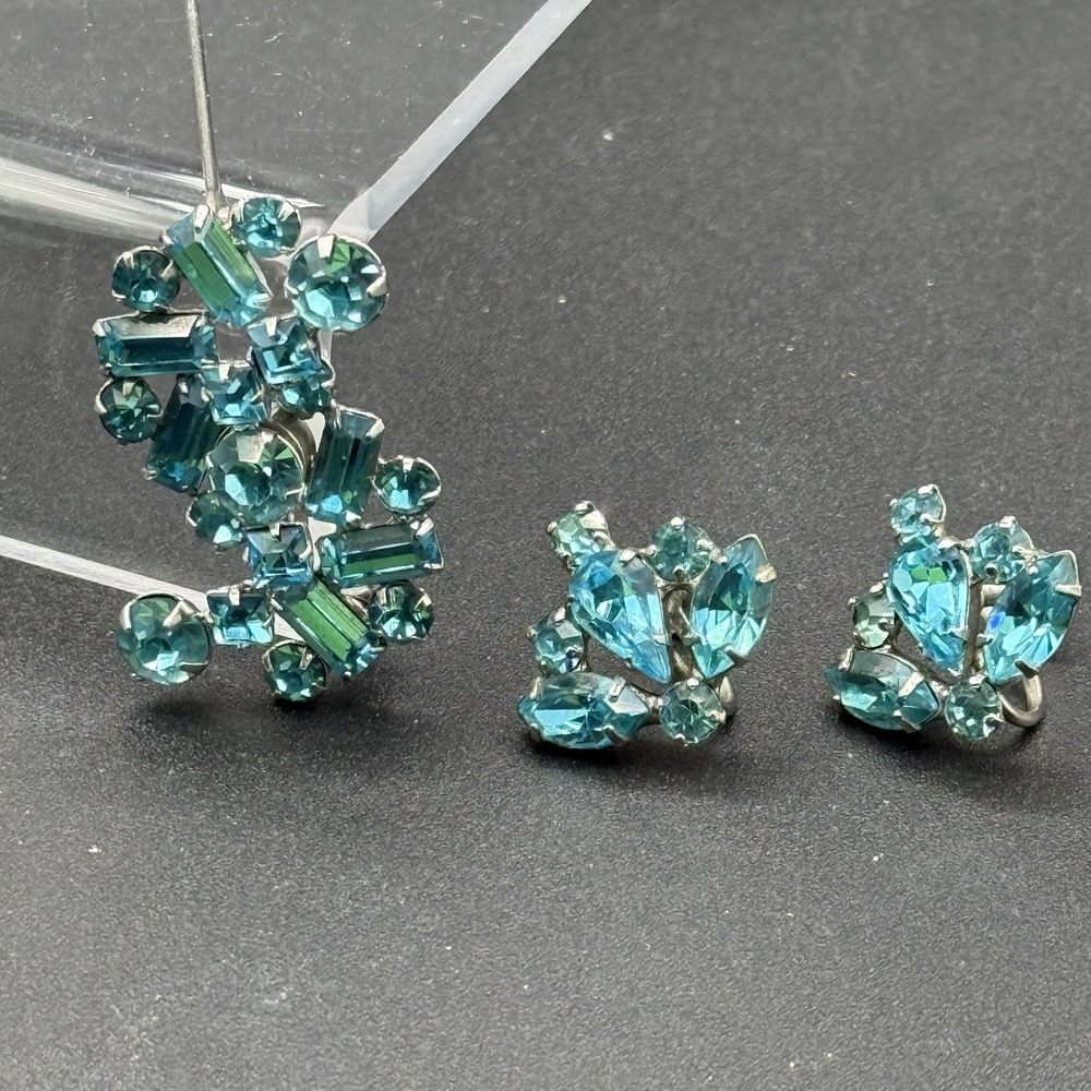 Vintage Rhinestone Bunch Brooch Earring Clip On Cluster Aqua Glass Costume Jewel